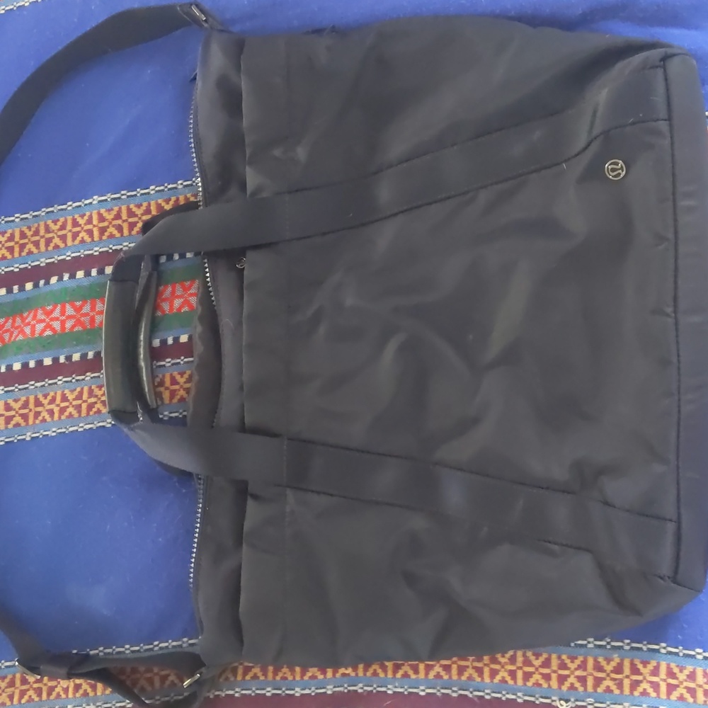Lululemon All day Essentials tote bag